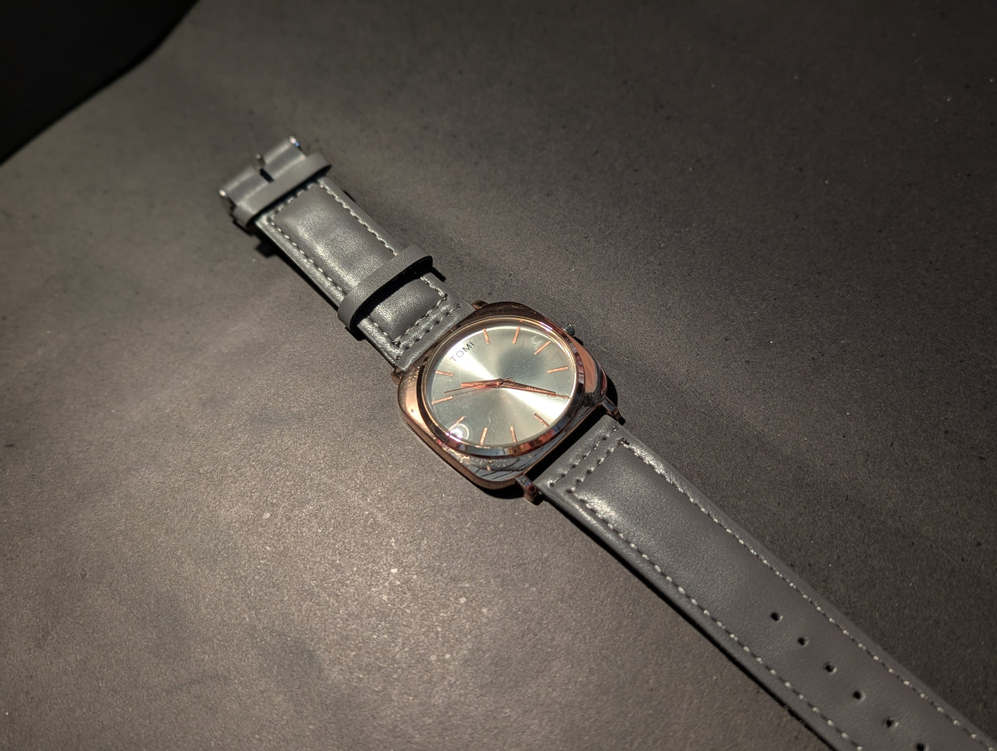 Tomi Elegance: Premium Chronograph Watch with Rose Gold Case | Classic Black Leather Strap for Men