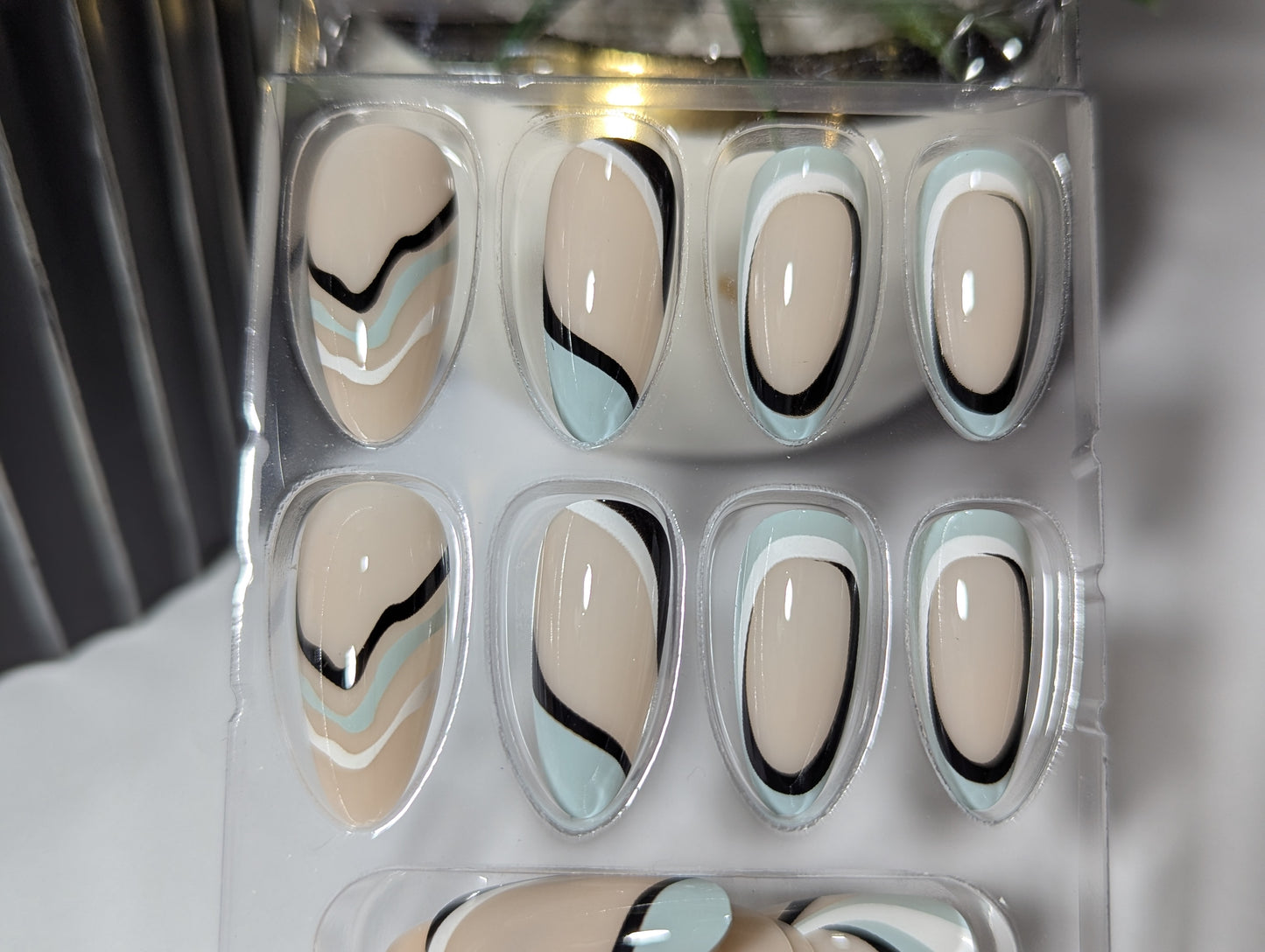 Minimalist Line Art Nails | Mid-Century Modern Inspired Press-Ons